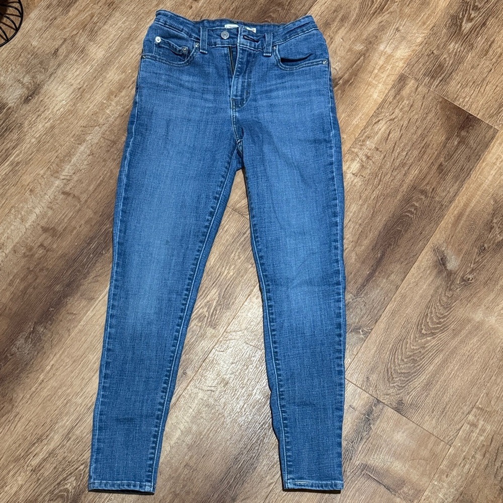 Levi’s High Rise Skinny Jeans Size 25.